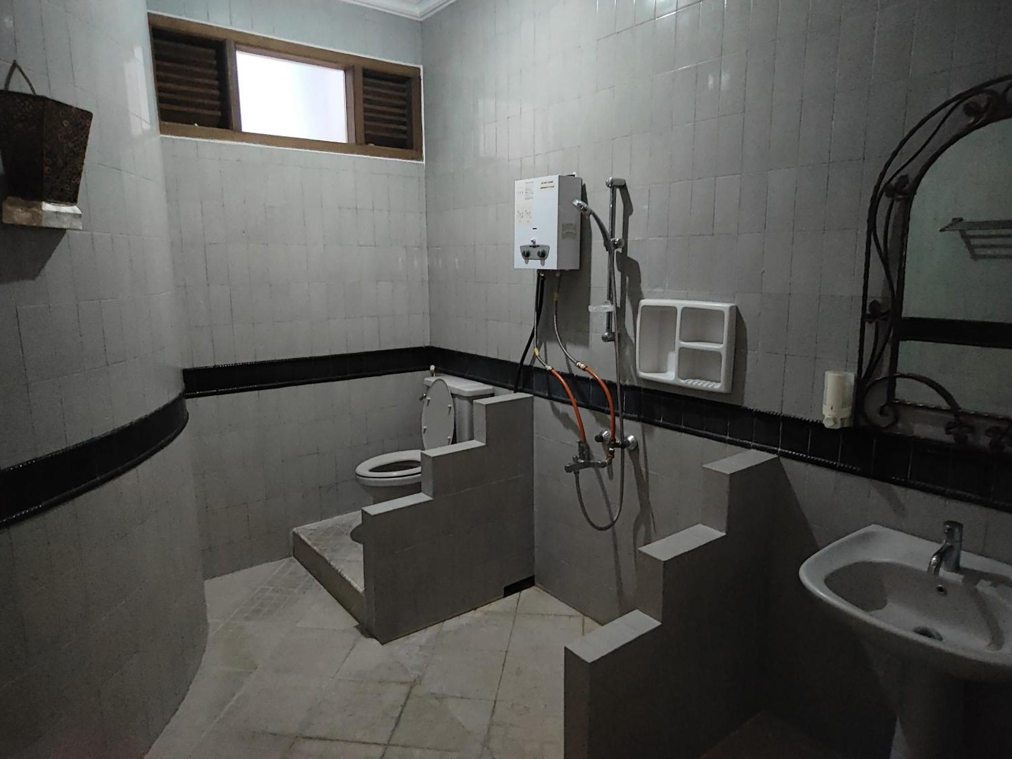 Tirto 27 Homestay Yogyakarta Exterior foto